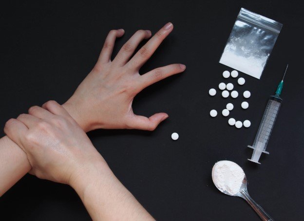 حكم أول سابقة مخدرات