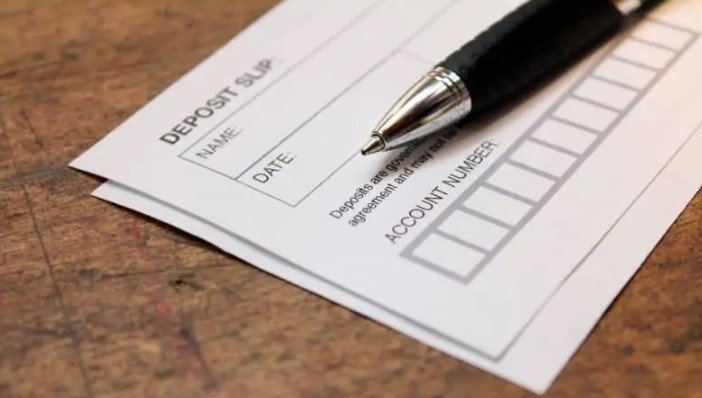 صرف شيك باسم شخص آخر