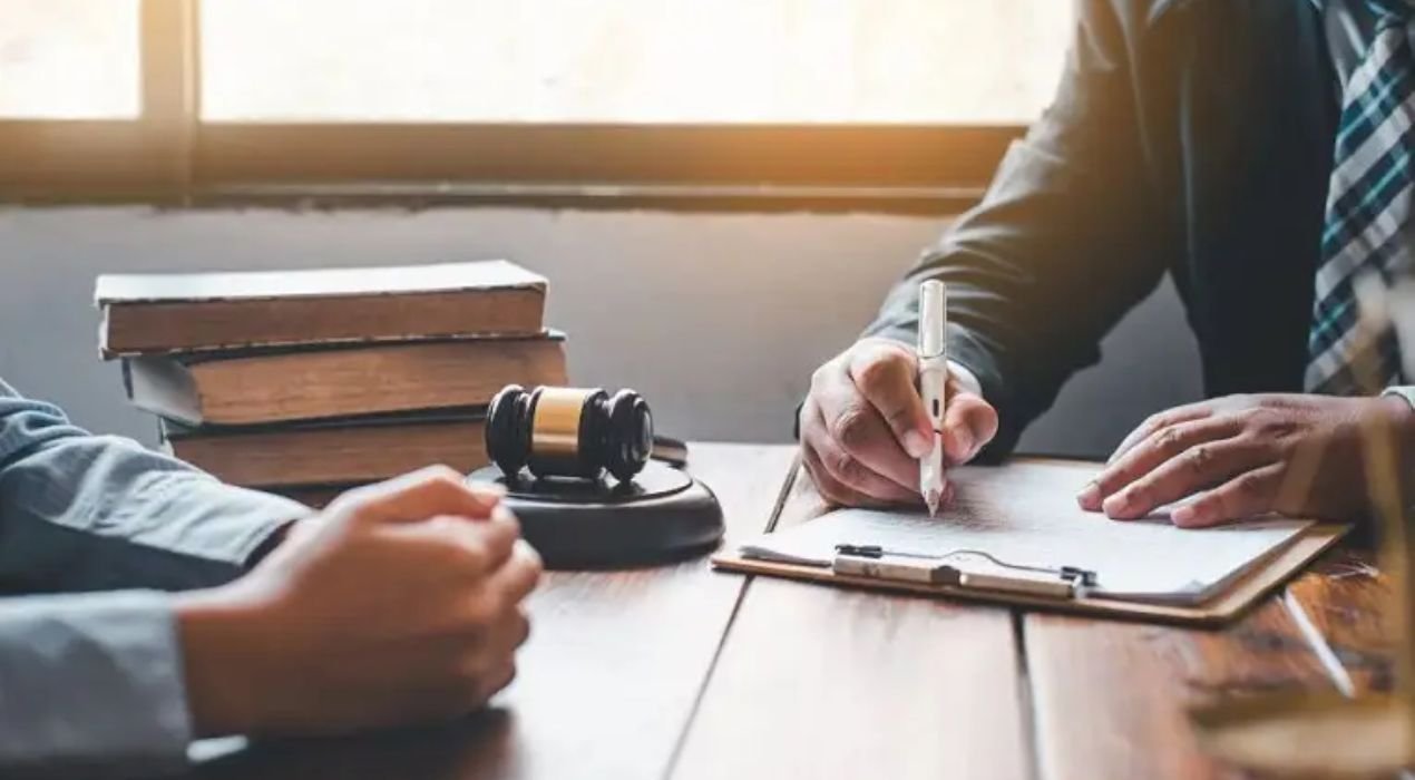 كيف تتصرف إذا اتهمت بالسرقة