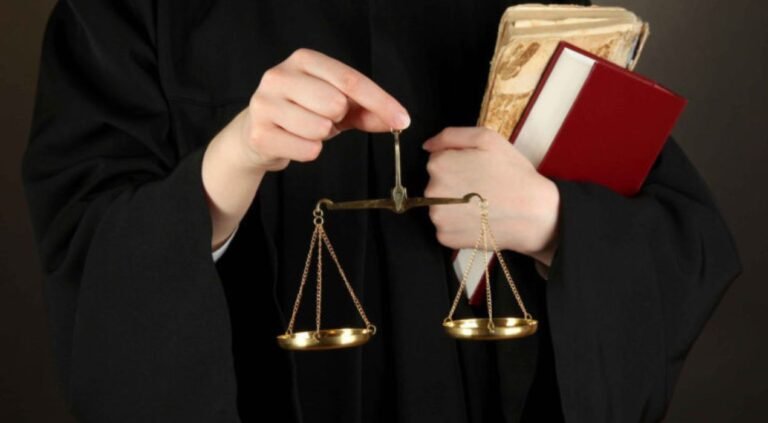 محامي للقضايا الادارية