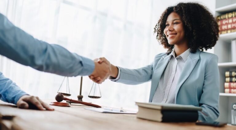 كيف تقوم بتوكيل محامي