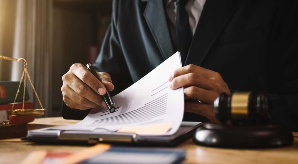 محامي قانون تجاري
