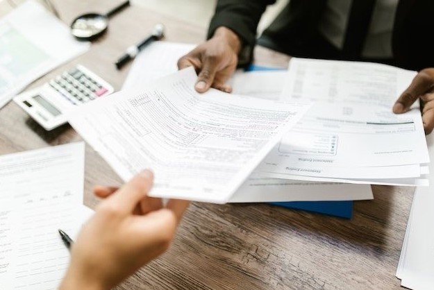 خبير قضايا في الاوراق التجارية