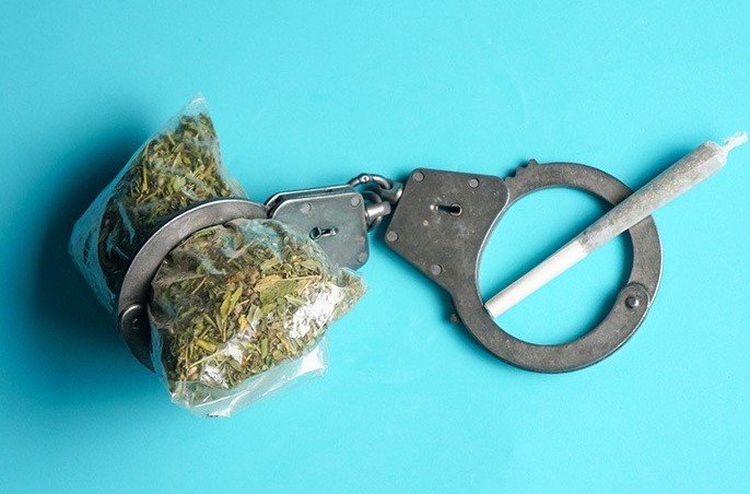 عقوبة تعاطي الحشيش