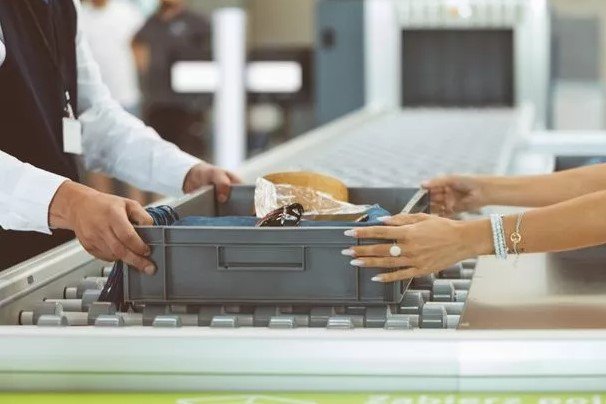 المنع من السفر في قضايا المخدرات