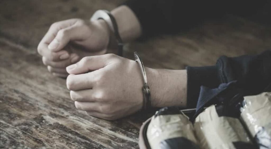 عقوبة تهريب المخدرات