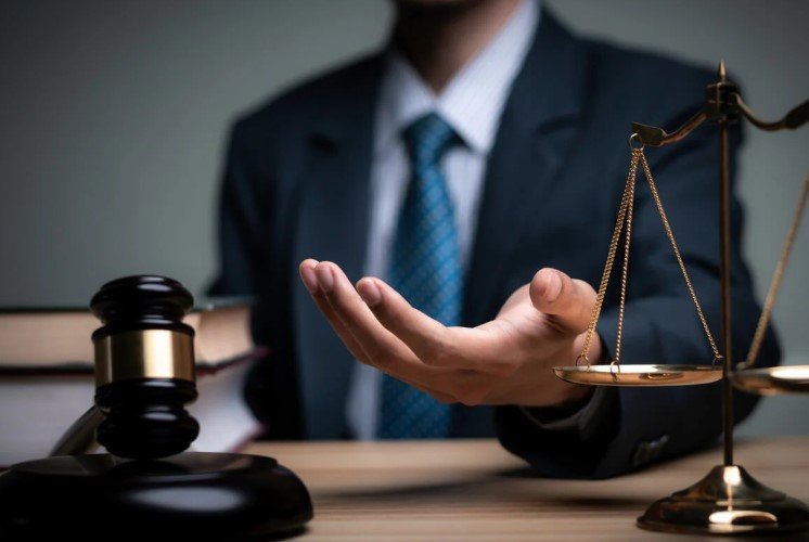  تعويض عن قرار فصل غير مشروع