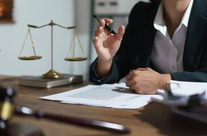  تعويض عن قرار فصل غير مشروع