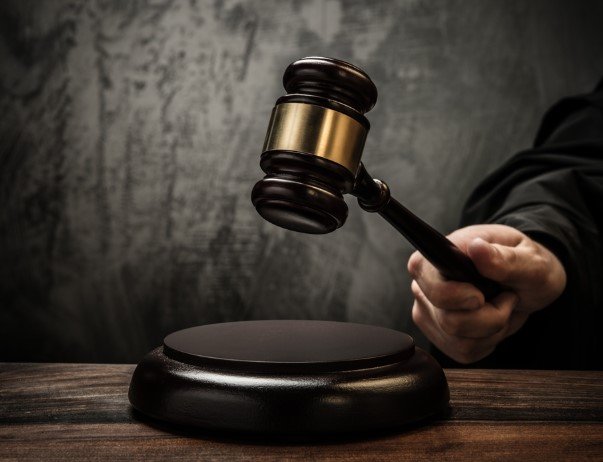 عقوبة الامتناع عن تنفيذ حكم قضائي