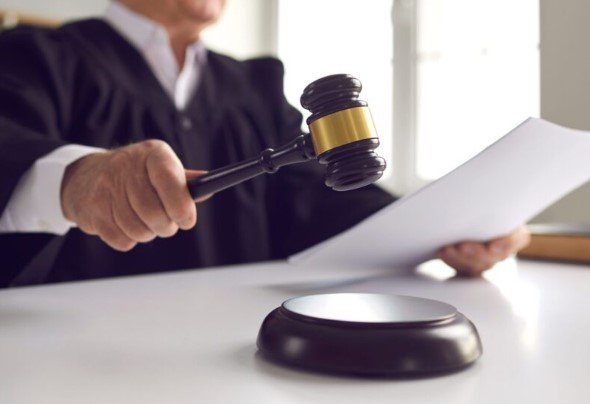 عقوبة الامتناع عن تنفيذ حكم قضائي