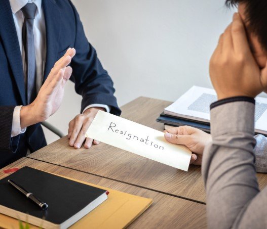 الاستقالة في نظام العمل