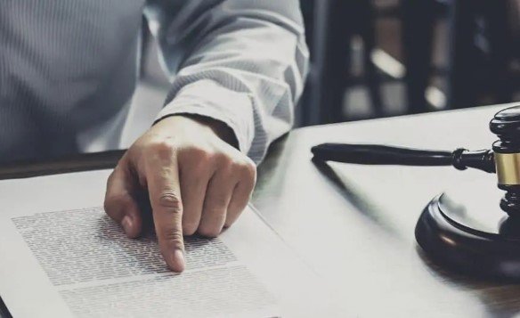 إنهاء عقد العمل قبل انتهاء مدته