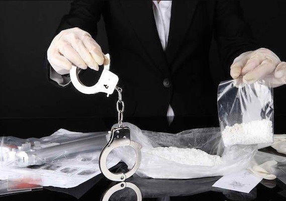 استشارة محامي مخدرات 