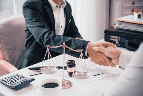 محامي تجاري بحفر الباطن