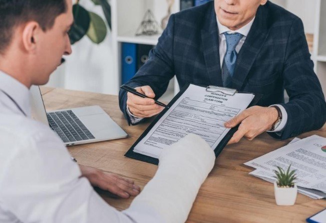 كيف أطالب بالتعويض من شركة التأمين